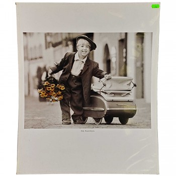 Obraz reprodukce 48x58cm – Kim Anderson, Boy with Flowers